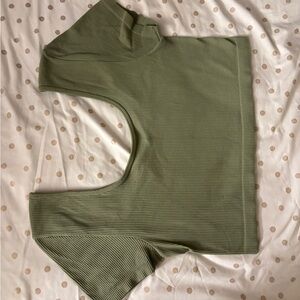 RIBBED GREEN CROP TOP